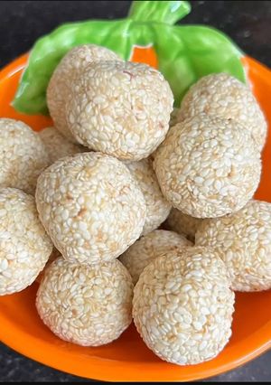 A picture of Sesame Seed { Til } Gud Ladoo With Mawa.