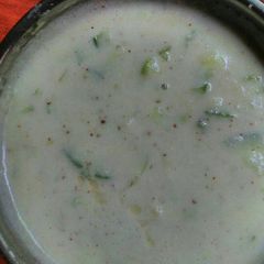A picture of Cucumber raita.