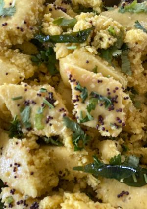 A picture of Dhokla vegan.