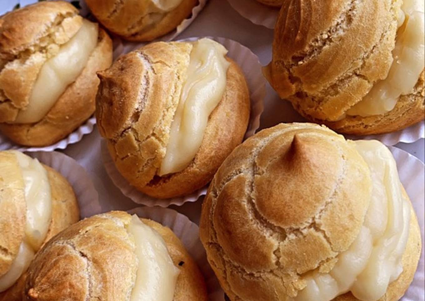 Kue soes (choux pastry)