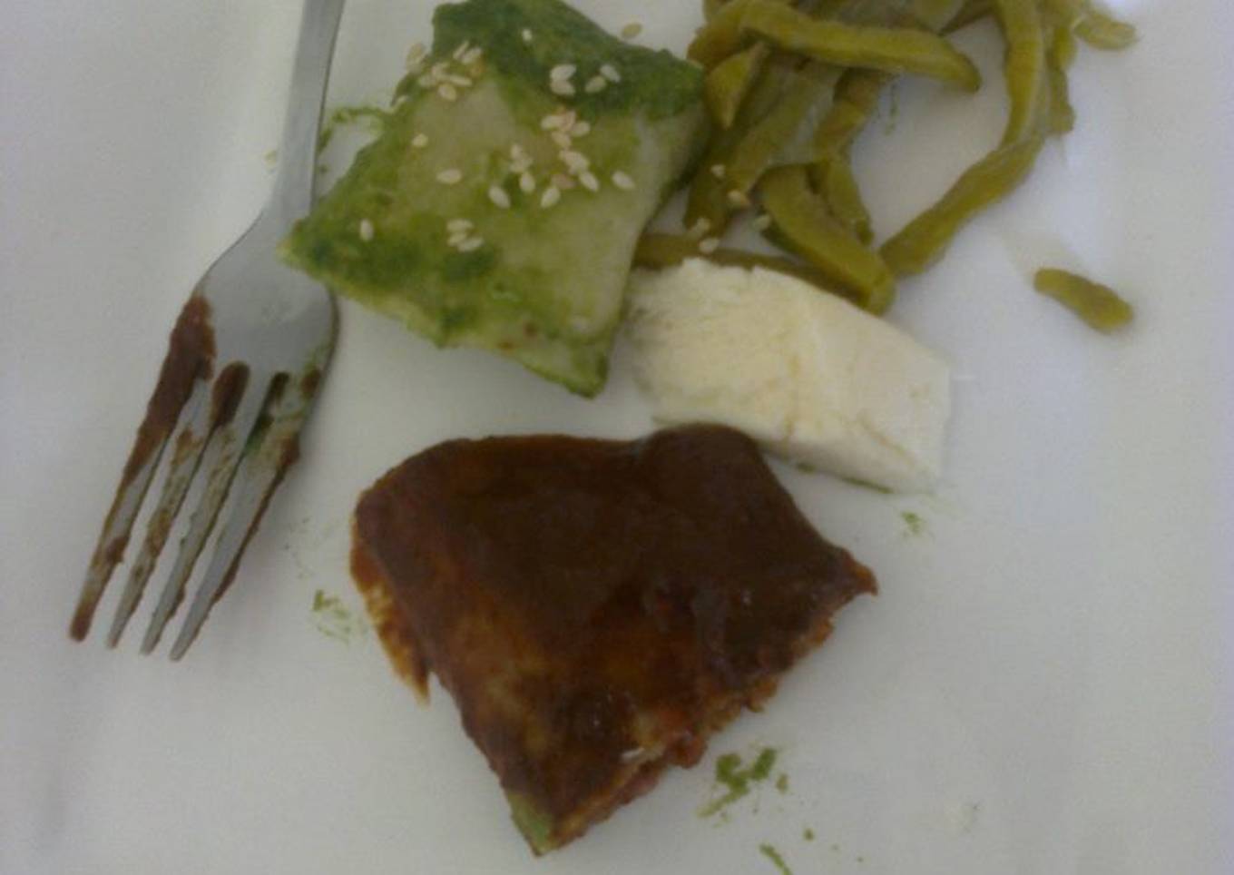 Enchiladas casadas martin (Dos sabores: pasilla y chaya con poblano)