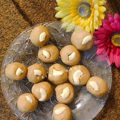 A picture of Kuttu ke Ladoo or Navratri Vrat Special Ladoo.