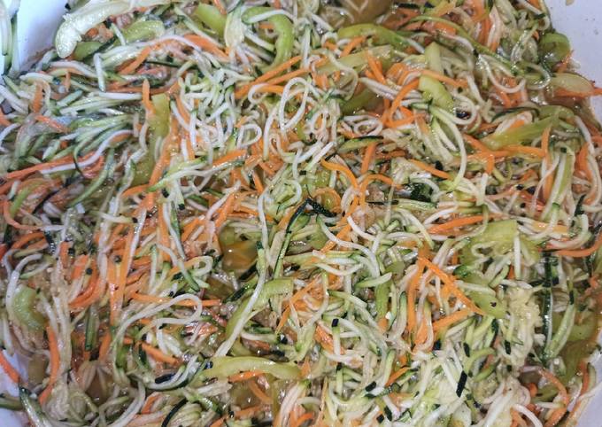 Салат из сырых кабачков по — корейски