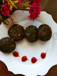 ब्रेड पालक वड़ा (Bread palak vada recipe in hindi) रेसिपी मुख्य फोटो