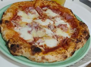 Una foto de Pizza Napolitana con Biga