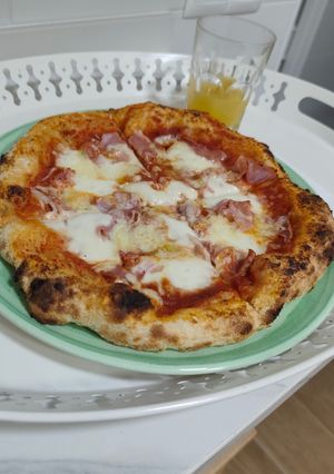 Una foto de Pizza Napolitana con Biga