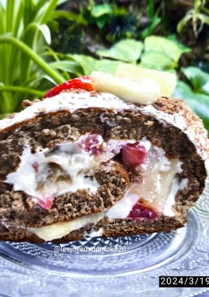 Une photo de Biscuit roulé aux fruits 🍌🍓🍍