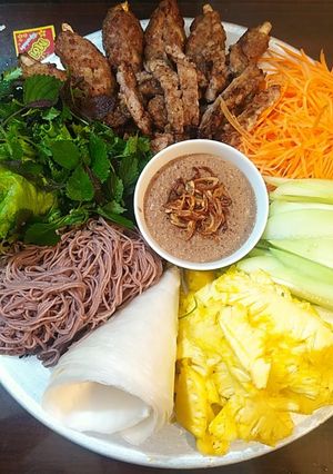 Hình của món Nem nướng Nha Trang.
