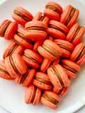 Rumos-csokis ganache macaronba