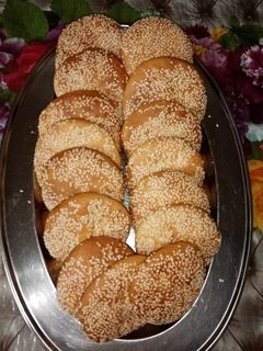 صورة لوصفة القرص بالسمسم