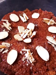 गुड़ वाला गाजर का हलवा (Gur wala gajar ka halwa recipe in Hindi) रेसिपी मुख्य फोटो