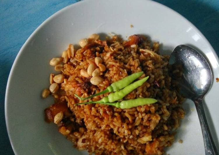 Langkah mengolah Nasi goreng ayam suir, Lezat Sekali