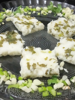 સ્ટીમ ઢોકળા(steam dhokla in Gujarati) રેસીપી મુખ્ય ફોટો