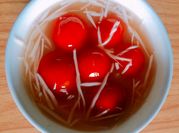 A picture of shallot oil