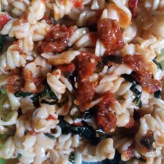 A picture of Macaroni with kafi likkita.