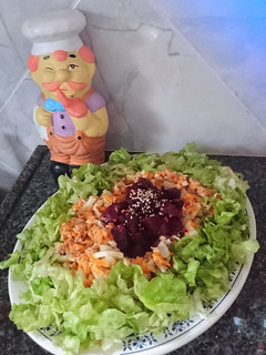 Una foto de Ensalada multicolor con atún 🥗