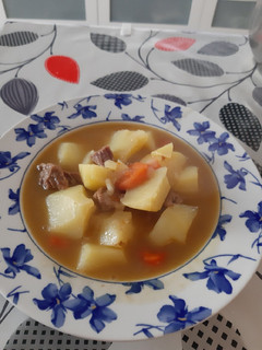 Una foto de Patatas estofadas con carne