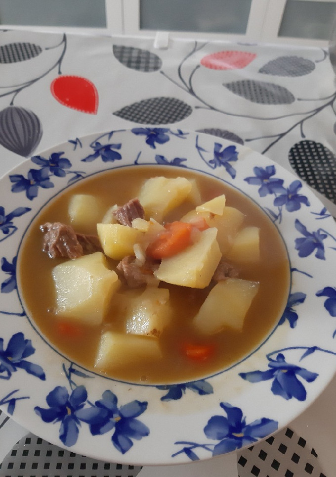 Una foto de Patatas estofadas con carne