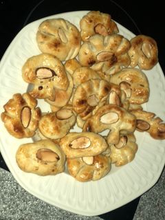 Una foto de Hojaldres con almendra