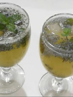 તકમરીયા અને ફુદિના નું શરબત (Tukmaria Pudina Sharbat Recipe In Gujarati) રેસીપી મુખ્ય ફોટો