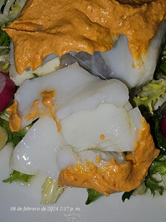 Una foto de Bacalao a la plancha con escarola
