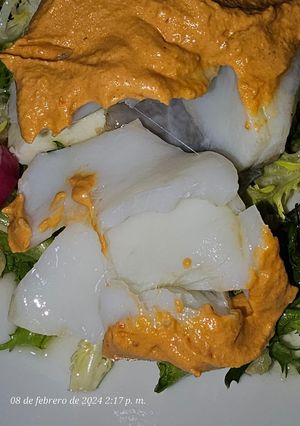 Una foto de Bacalao a la plancha con escarola