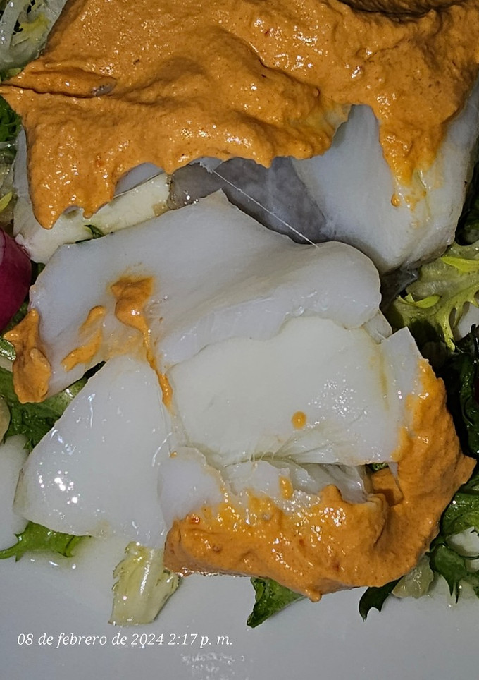 Una foto de Bacalao a la plancha con escarola