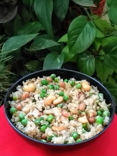 चुरा मटर (Chura matar recipe in Hindi) रेसिपी मुख्य फोटो