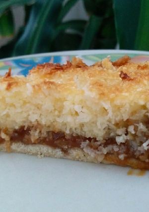 Una foto de Tarta de coco y dulce de leche