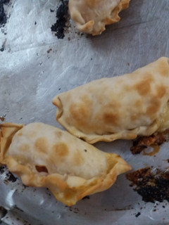 Una foto de Empanadas de jamón, queso y papa