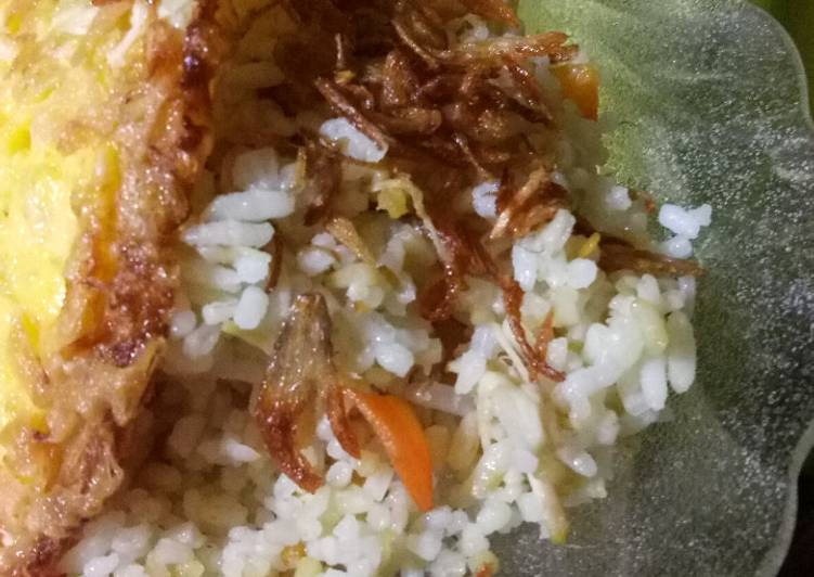 Nasi goreng kencur suir ayam