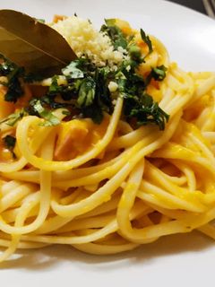 Una foto de "Cualquier pasta" con zapallo y jamón