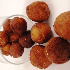 A picture of Sweet Cheedai.