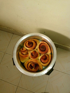 A picture of Cinnamon rolls no oven.