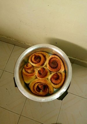 A picture of Cinnamon rolls no oven.