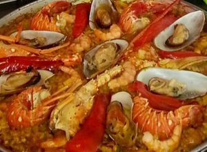 Una foto de Paella de Mariscos