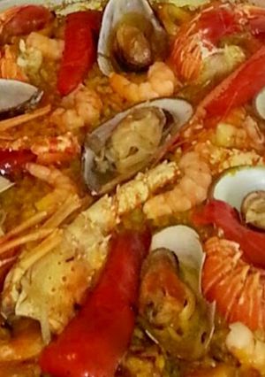 Una foto de Paella de Mariscos
