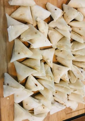 A picture of One bite samosa.