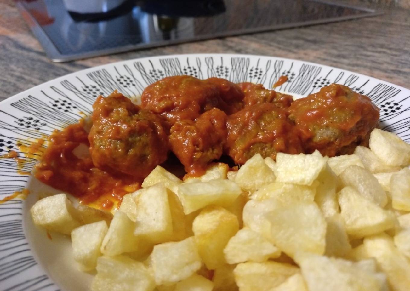 Albóndigas en salsa de tomate