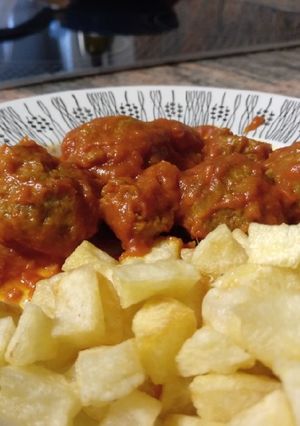 Una foto de Albóndigas en salsa de tomate