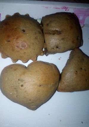 A picture of Raisins Chocolate cake.