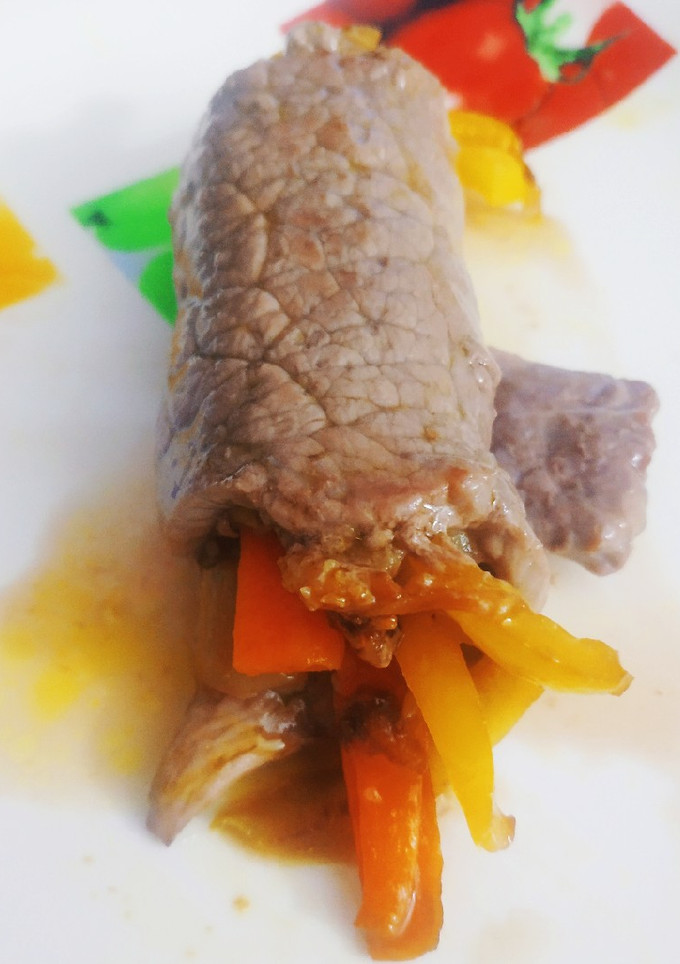 Una foto de Rollito de ternera con verduras