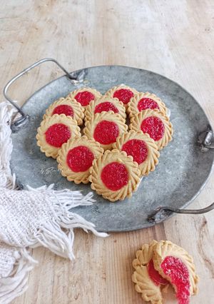 Foto resep Strawberry Butter Cookies