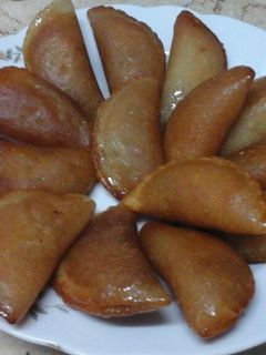 صورة لوصفة القطايف بالتمر و المكسرات
