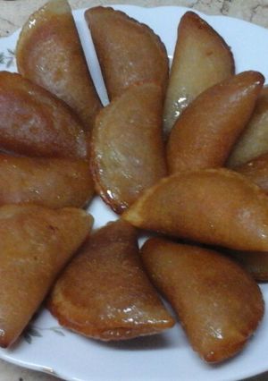 صورة لوصفة القطايف بالتمر و المكسرات