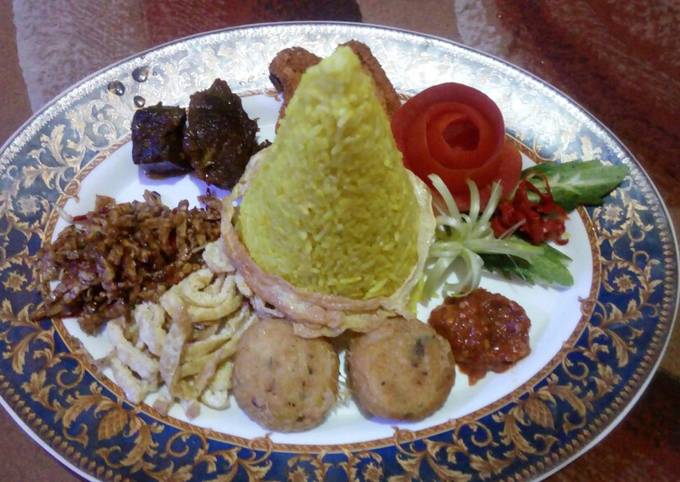 Cara Membuat Nasi Kuning Sedep Istimewa