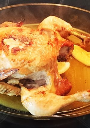 Una foto de Pollo al horno con limón