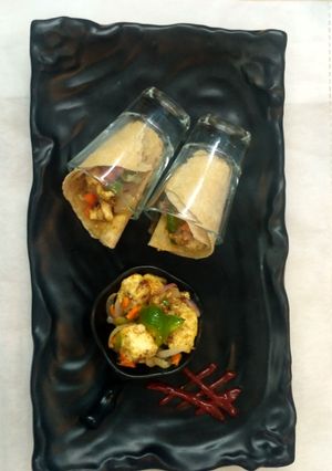 टॉर्टिला रैप  विथ स्पाइसी पनीर रेसिपी मुख्य फोटो
