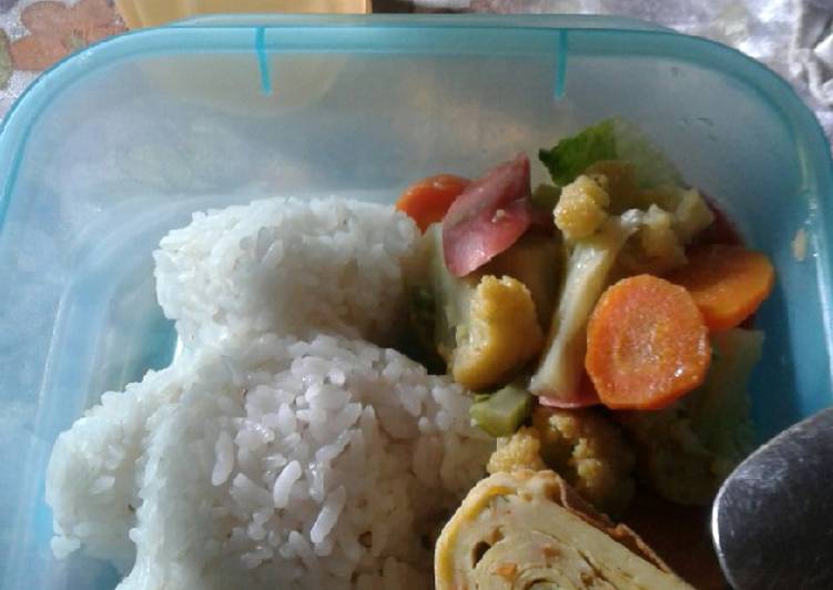 Resep Bekal anak sekolah (egg roll) yang Lezat Sekali