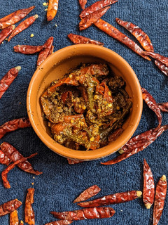 लाल मिर्च का अचार (lal mirch ka achar recipe in Hindi) रेसिपी मुख्य फोटो